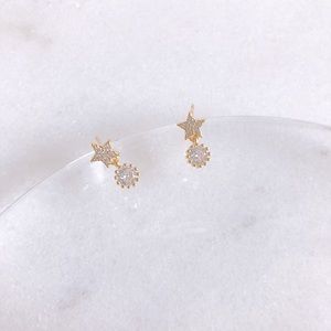 Star stud earrings